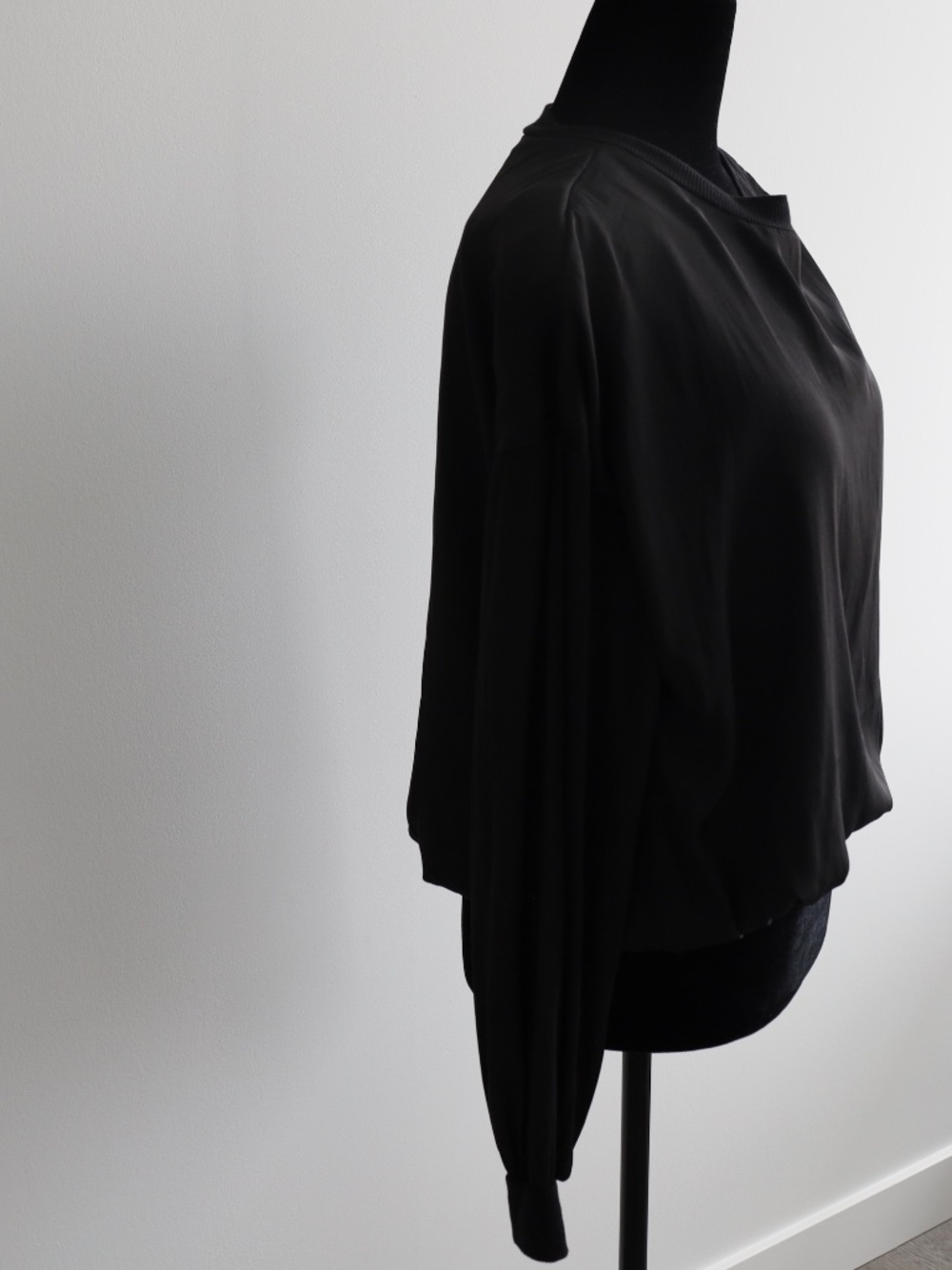 Lola & Sophie Black Silky Long Sleeve Blouse Bubble Hem Top - Picture 3 of 7